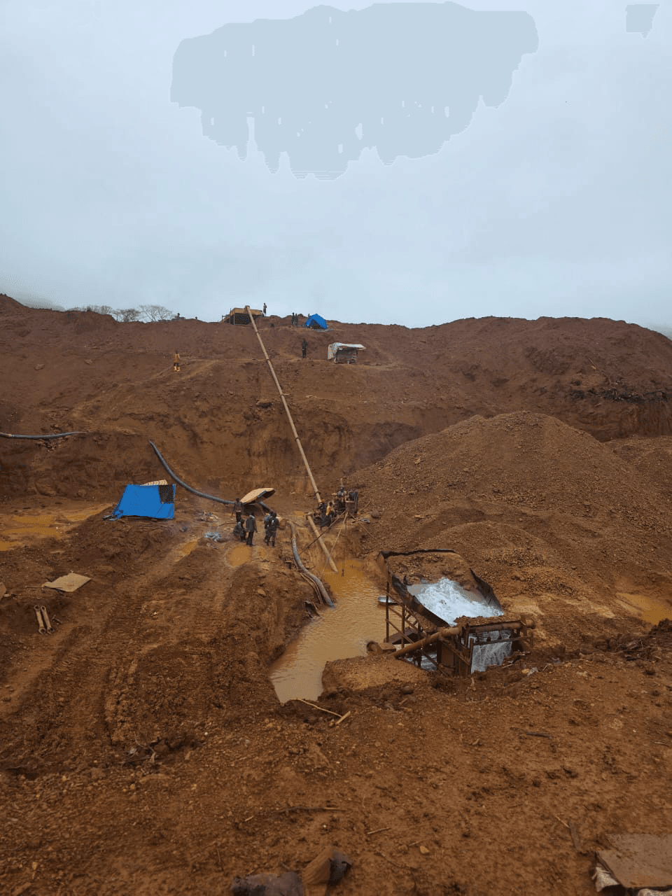 BYM hydraulic mining operations at Bavidili site, Province de la Tshopo